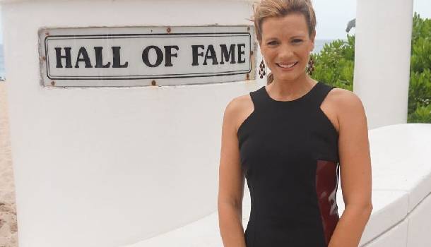 Borítókép: Magyar tervezők ruhájában lesz halhatatlan Kovács Ági