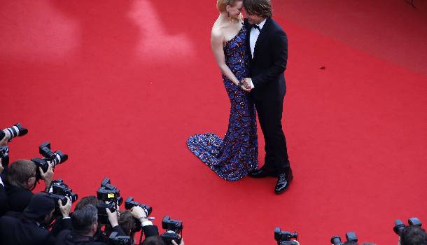 Borítókép: Megható videó: Nicole Kidman és Keith Urban gyermekkórházban énekel