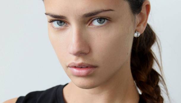 Borítókép: Brazil topmodellel erősít a Maybelline
