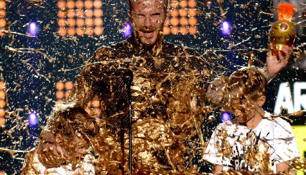 Borítókép: Aranyba öntötték David Beckhamet - de most tényleg