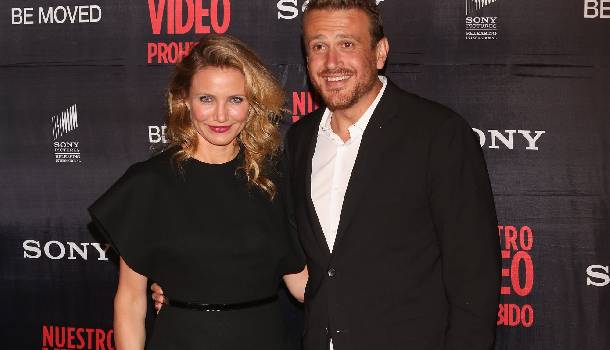 Borítókép: Cameron Diaz kis feketében mókázott