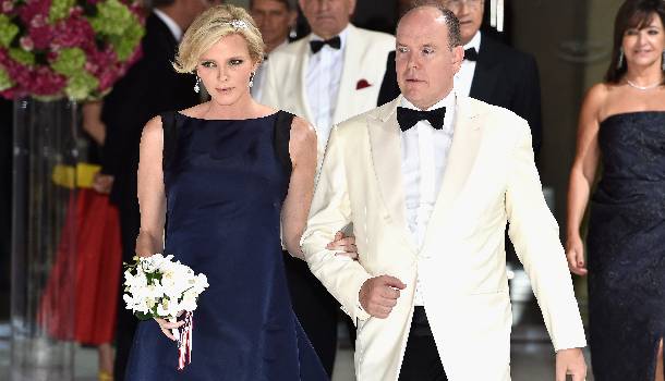 Borítókép: Szépen gömbölyödik a hercegné pocakja