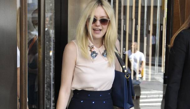 Borítókép: Dakota Fanning szettje: Tökéletes városi sikk