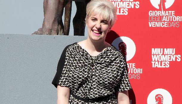 Borítókép: Alig lehet ráismerni Lena Dunhamre