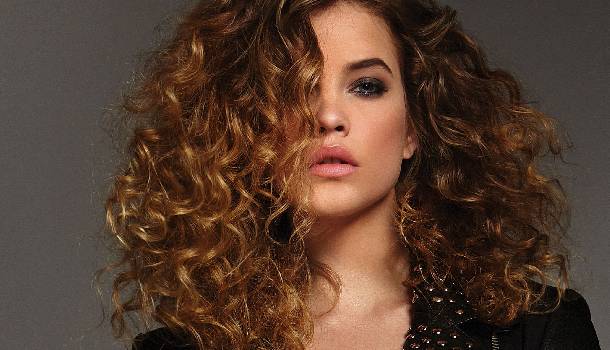 Borítókép: Boldog születésnapot, Palvin Barbi!