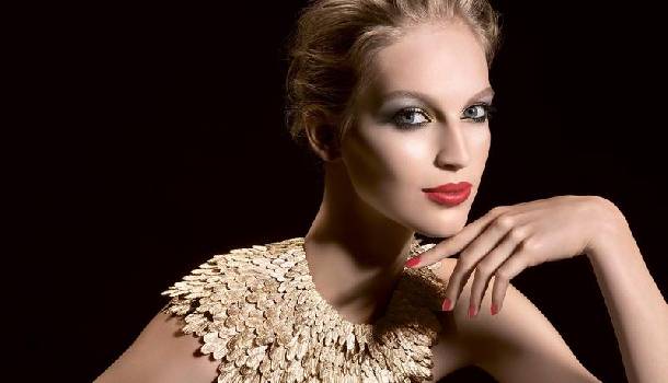 Borítókép: Axente Vanessa két új Chanel kampányban tündököl