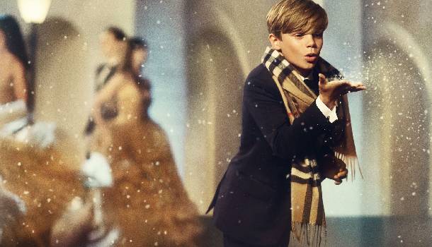 Borítókép: Romeo Beckham a karácsonyi Burberry kampány főszereplője