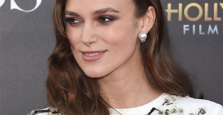 Borítókép: Keira Knightley, maga a letisztult tökély