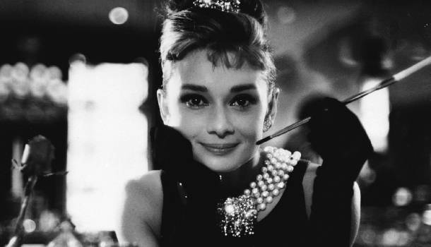 Borítókép: Divatklasszikusok: Audrey Hepburn kis fekete ruhája