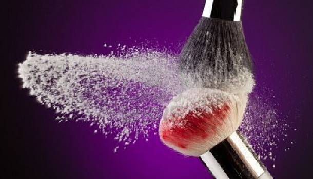 Borítókép: Hogyan tisztítsd a sminkecseteidet?