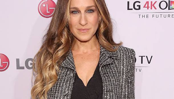 Borítókép: Sarah Jessica Parker szerint újra divat az övtáska