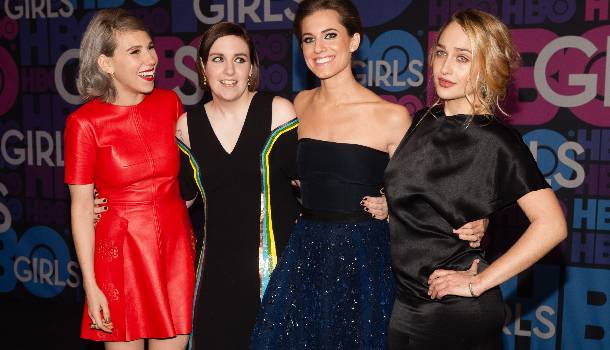 Borítókép: Lena Dunham szerelmével jelent meg a Csajok új évadának premierjén