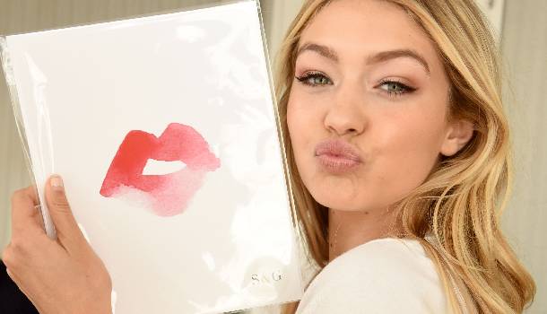 Borítókép: Szép és okos: Gigi Hadid a Maybelline New York szépségnagykövete