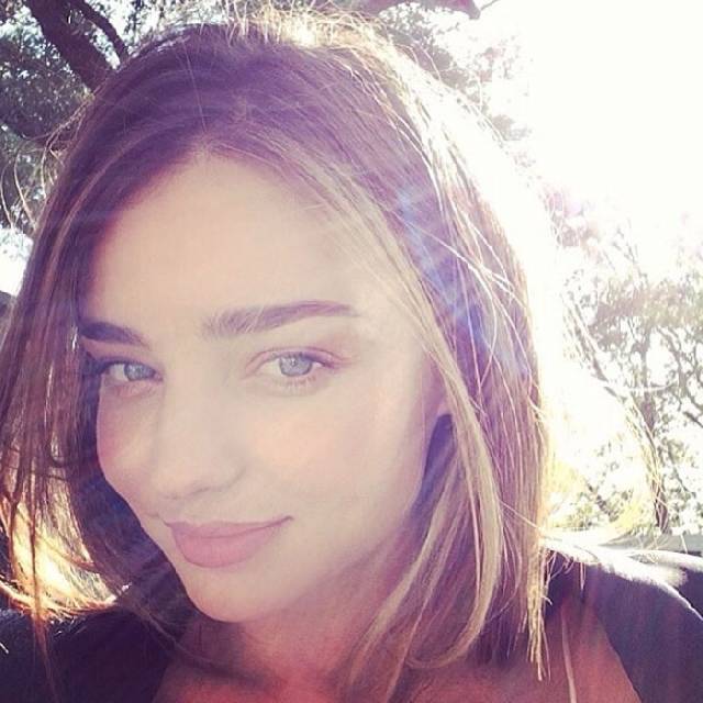 Miranda Kerr szépsége vagy a napsütés vakít el jobban?