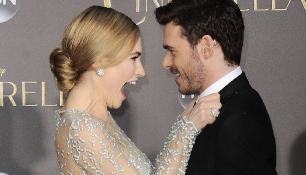 Borítókép: Hamupipőke életre kelt a vörös szőnyegen