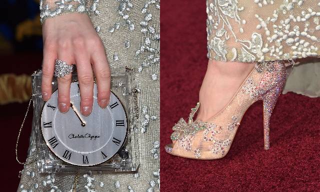 Charlotte Olympia óra-clutch és Christian Louboutin