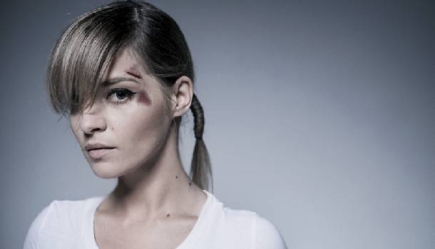 Borítókép: Nekik is fáj: Meglepő fotókkal kampányol Odett, Farkas Franciska és Szegedi Kata