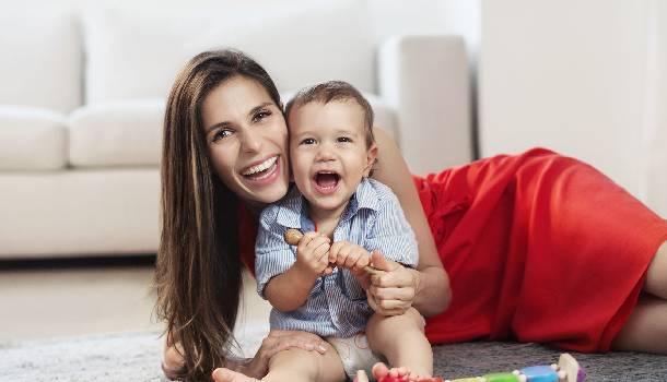 Borítókép: Szekeres Nóra és a Pampers