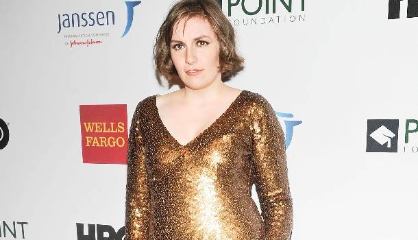 Borítókép: Lena Dunham teljesen rövid frizurára váltott
