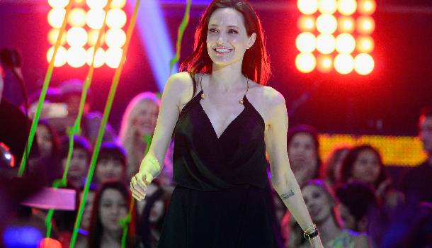 Borítókép: Megható fotó: Így örülnek Angelina Jolie-nak a gyerekei