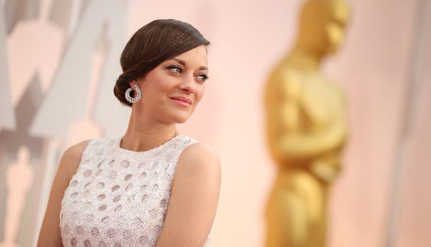Borítókép: Marion Cotillard tervező lesz