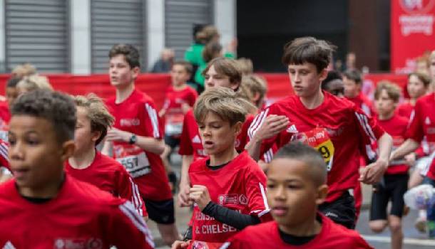Borítókép: Romeo Beckham is indult a londoni maratonon - FOTÓK
