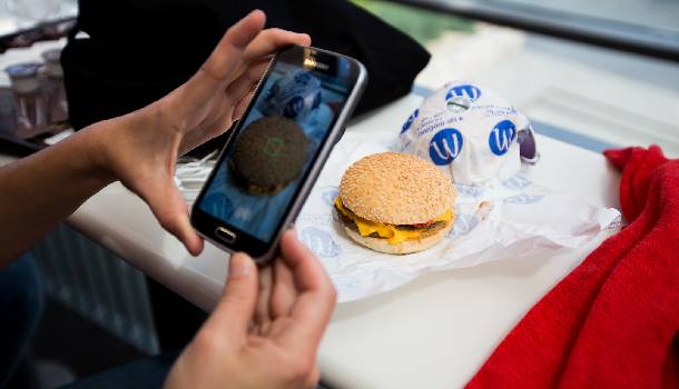 Borítókép: Gluténmentes sajtburger a McDonald’s-tól