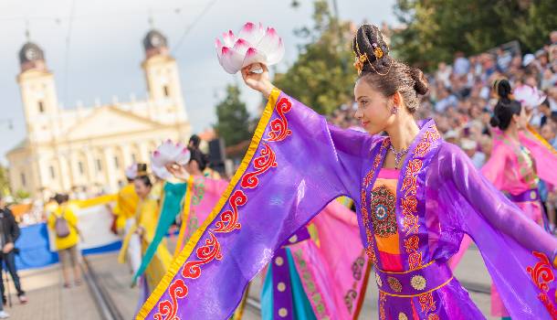 Borítókép: Stílusnagykövetünk jelenti: Debreceni fesztiválláz