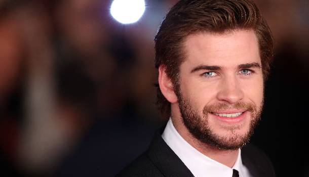 Borítókép: Liam Hemsworth ellenállhatatlan a Diesel új kampányfotóin!