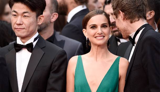 Borítókép: Magyar rendező nevettette meg Natalie Portmant - FOTÓK