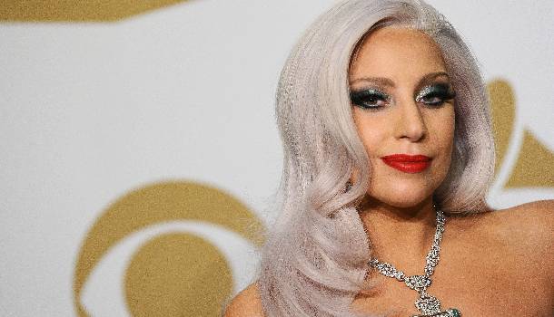 Borítókép: Lady Gaga tényleg babát vár?