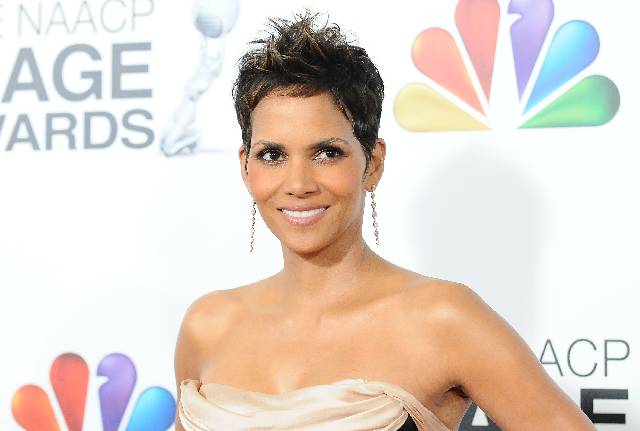 LOS ANGELES, CA - FEBRUARY 01: Actress Halle Berry attends the 44th NAACP Image Awards at The Shrine Auditorium on February 1, 2013 in Los Angeles, California. (Photo by Jason LaVeris/FilmMagic)