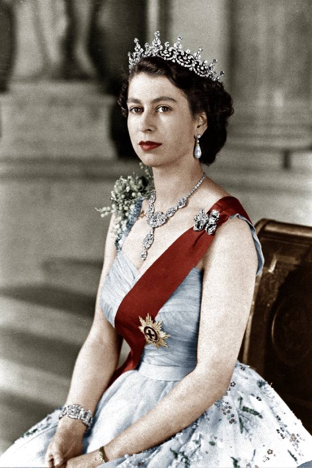 UNSPECIFIED : Queen Elizabeth II of England (b 1926, daughter of George VI) here in february 1952. This is an official picture from the time when she acceded to the throne. Colorized document. (Photo by Apic/Getty Images)