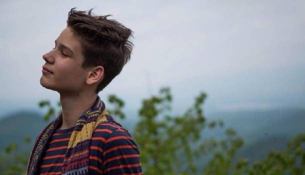 Borítókép: A Ki Mit Tube győztese: Bánki Beni, a 15 éves pécsi slammer