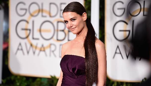 Borítókép: Ezt látnod kell: Katie Holmes estélyiben szállt fel a New York-i vonatra - FOTÓK