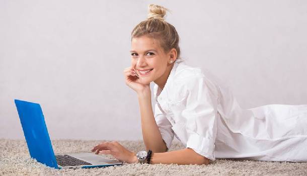 Borítókép: Sztárstílus: Lesd el Weisz Fanni stílusát!