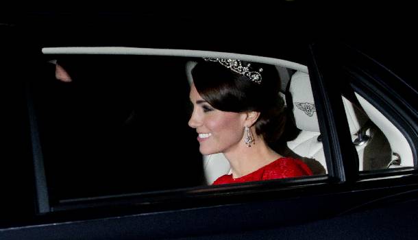 Borítókép: Még sosem volt ilyen gyönyörű: Katalin hercegné tiarával - FOTÓK