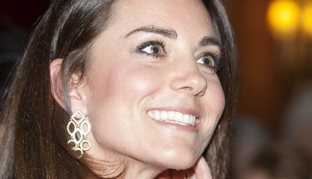 Borítókép: Merész: Katalin hercegné áttetsző csipkét választott  - FOTÓK