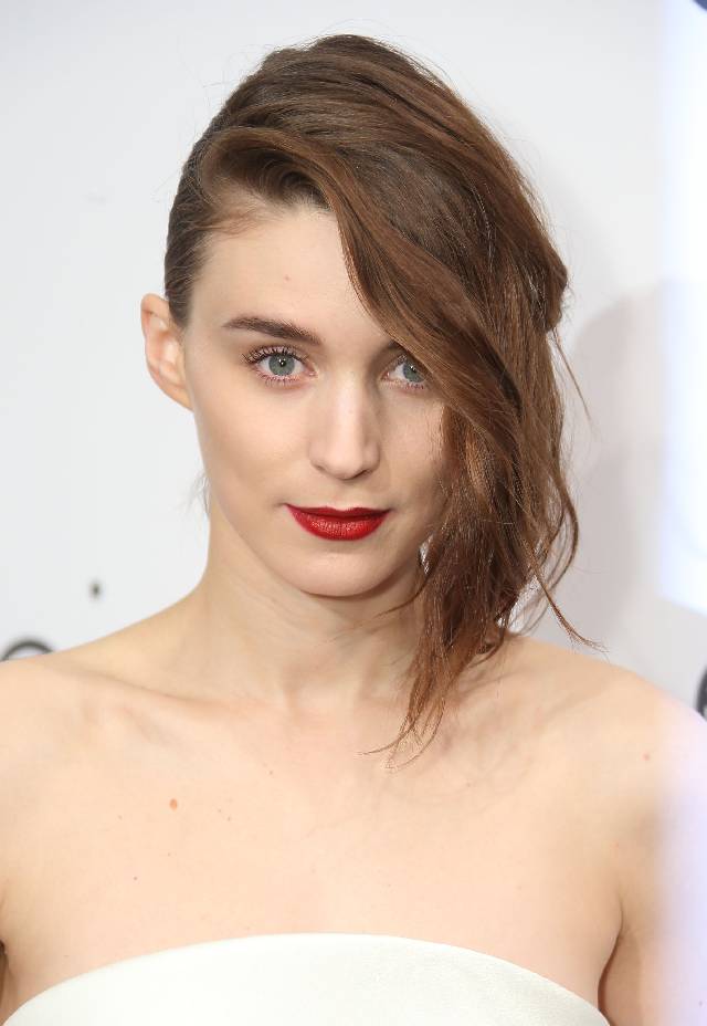 RÖVID HAJ CANNES, FRANCE - MAY 15: Rooney Mara attends the Calvin Klein Party at the 67th Annual Cannes Film Festival on May 15, 2014 in Cannes, France. (Photo by Mike Marsland/WireImage)