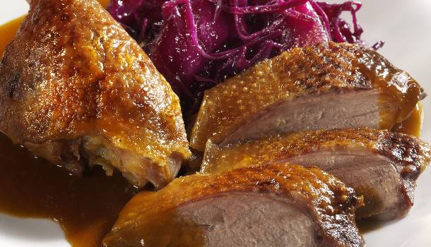 Borítókép: Recept: Márton napi diétás sült libacomb lilakáposztával