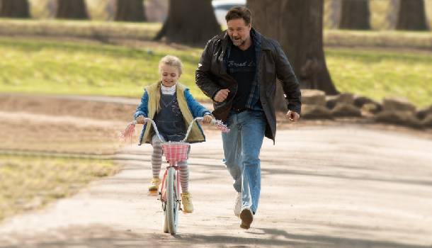 Borítókép: Filmbemutató: Apák és lányaik