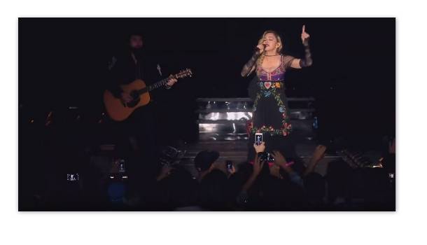 Borítókép: Madonna: "Csak a szeretet változtatja meg a világot" - VIDEÓ