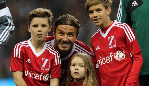 Borítókép: David Beckham újra a pályán! Így szurkoltak neki a gyerekei - FOTÓK