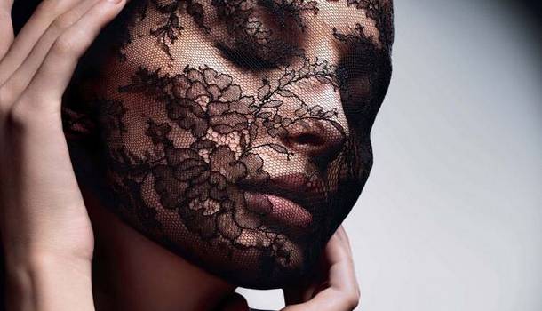 Borítókép: Magyar lány a Givenchy szépségkampányában