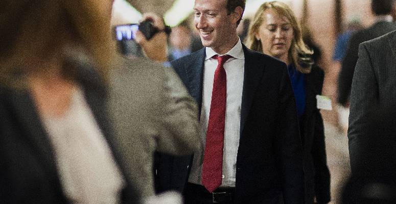 Borítókép: Példaértékű: Zuckerberg a legjobb fej milliárdos