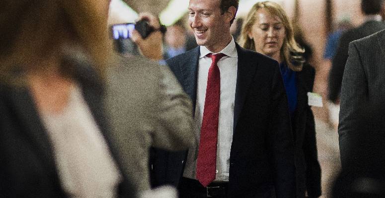 Példaértékű: Zuckerberg a legjobb fej milliárdos