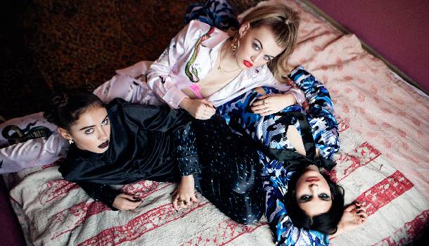 Borítókép: Jude Law kislányából dögös modell lett - FOTÓK