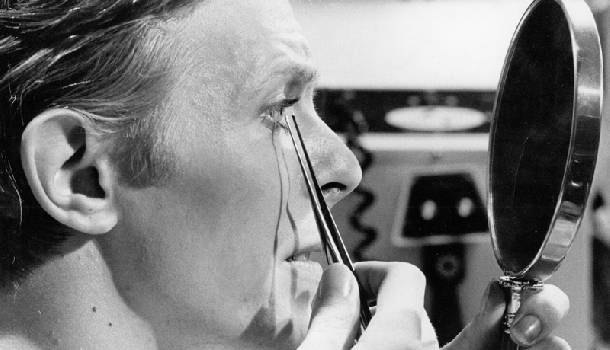 Borítókép: Ciki vagy menő? - 12 férfisztár, aki sminkeli magát