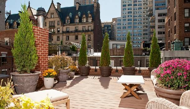 Borítókép: Less be te is Anne Hathaway új manhattani luxuslakásába