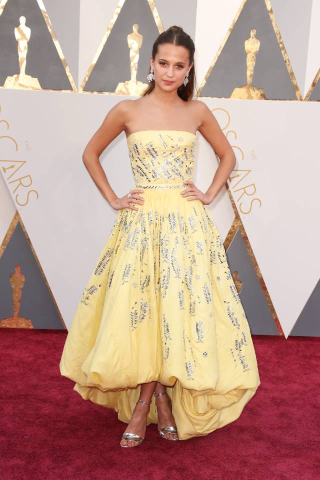 HOLLYWOOD, CA - FEBRUARY 28: Actress Alicia Vikander attends the 88th Annual Academy Awards at Hollywood & Highland Center on February 28, 2016 in Hollywood, California. (Photo by Todd Williamson/Getty Images)